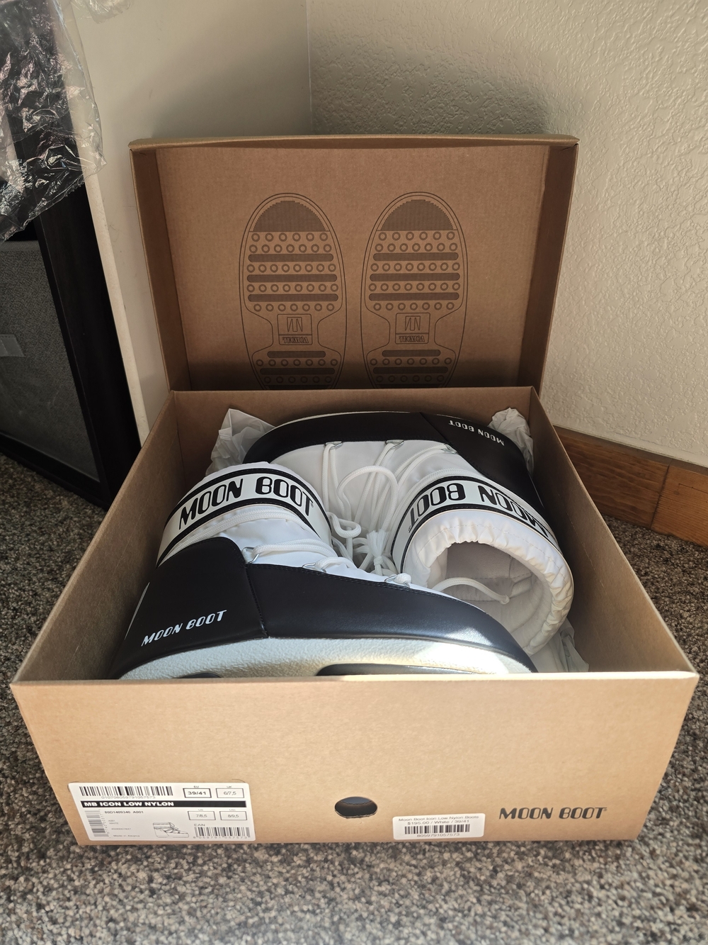 Brand NEW Moon Boot Nylon Snow Boots - White & Black
